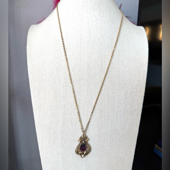 Avon Purple and Gold Victorian Pendant Necklace - Picture 5 of 8